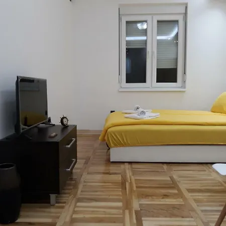 Apartment Sweet Yellow Belgrade